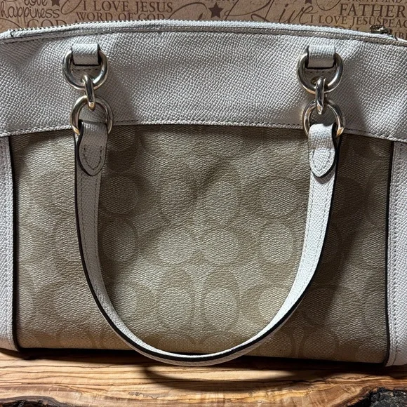 Coach Tan and Cream Shoulder Bag and wallet preowned great condition. - Picture 4 of 16